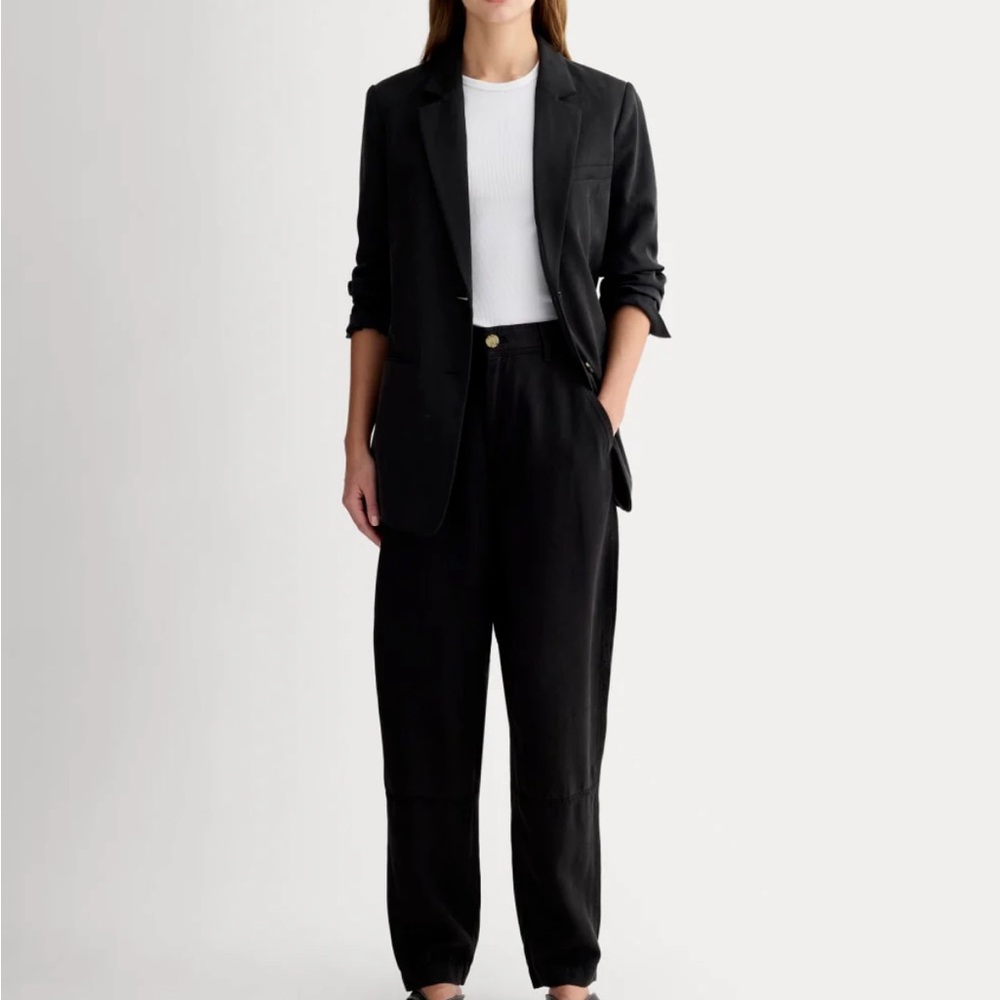 Everlane Relaxed Chino in Buttersoft